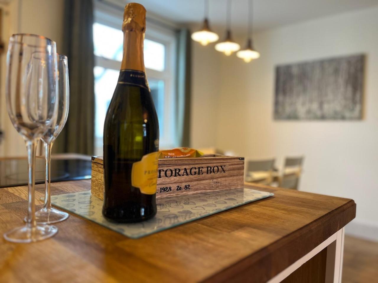 One Jubilee Cottages Shugborough Екстериор снимка