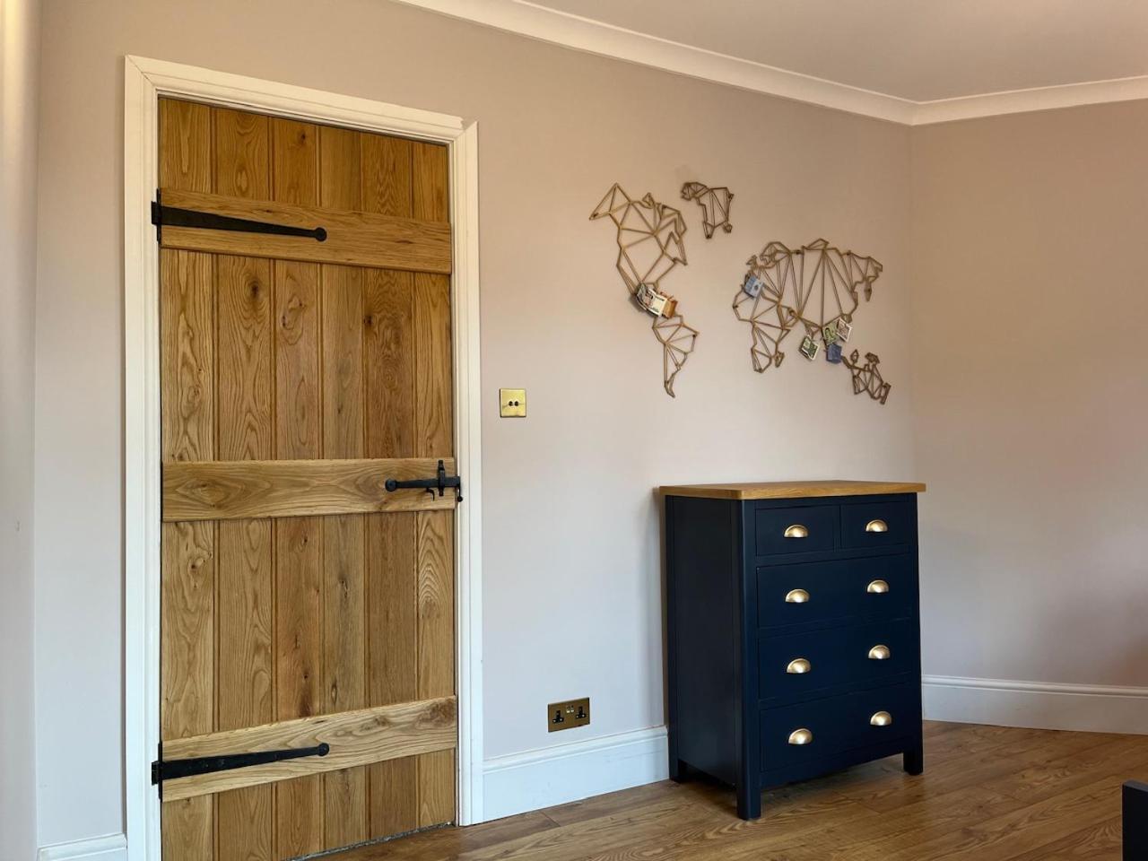 One Jubilee Cottages Shugborough Екстериор снимка