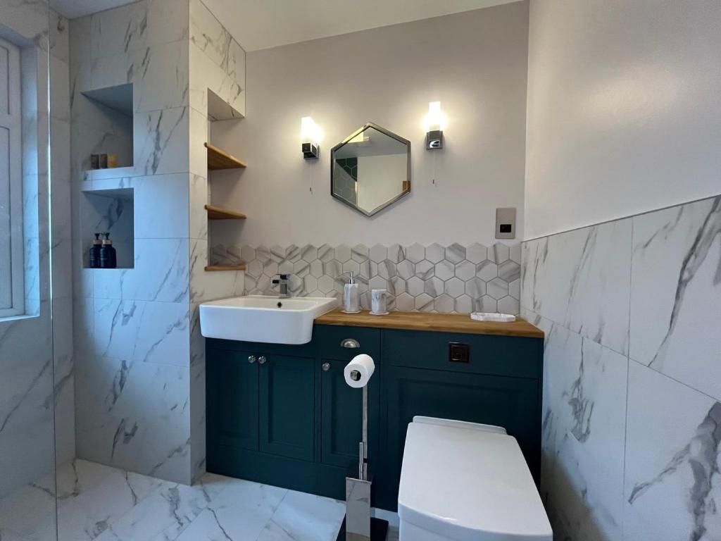 One Jubilee Cottages Shugborough Екстериор снимка